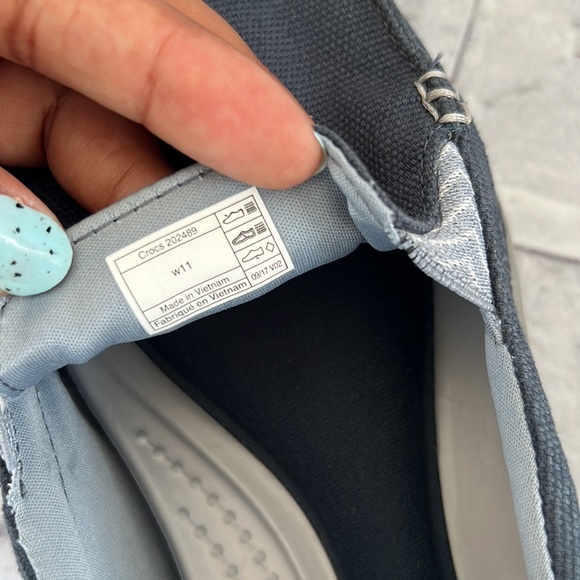 Crocs Walu slip ons/loafers blue size 11 - Picture 6 of 7